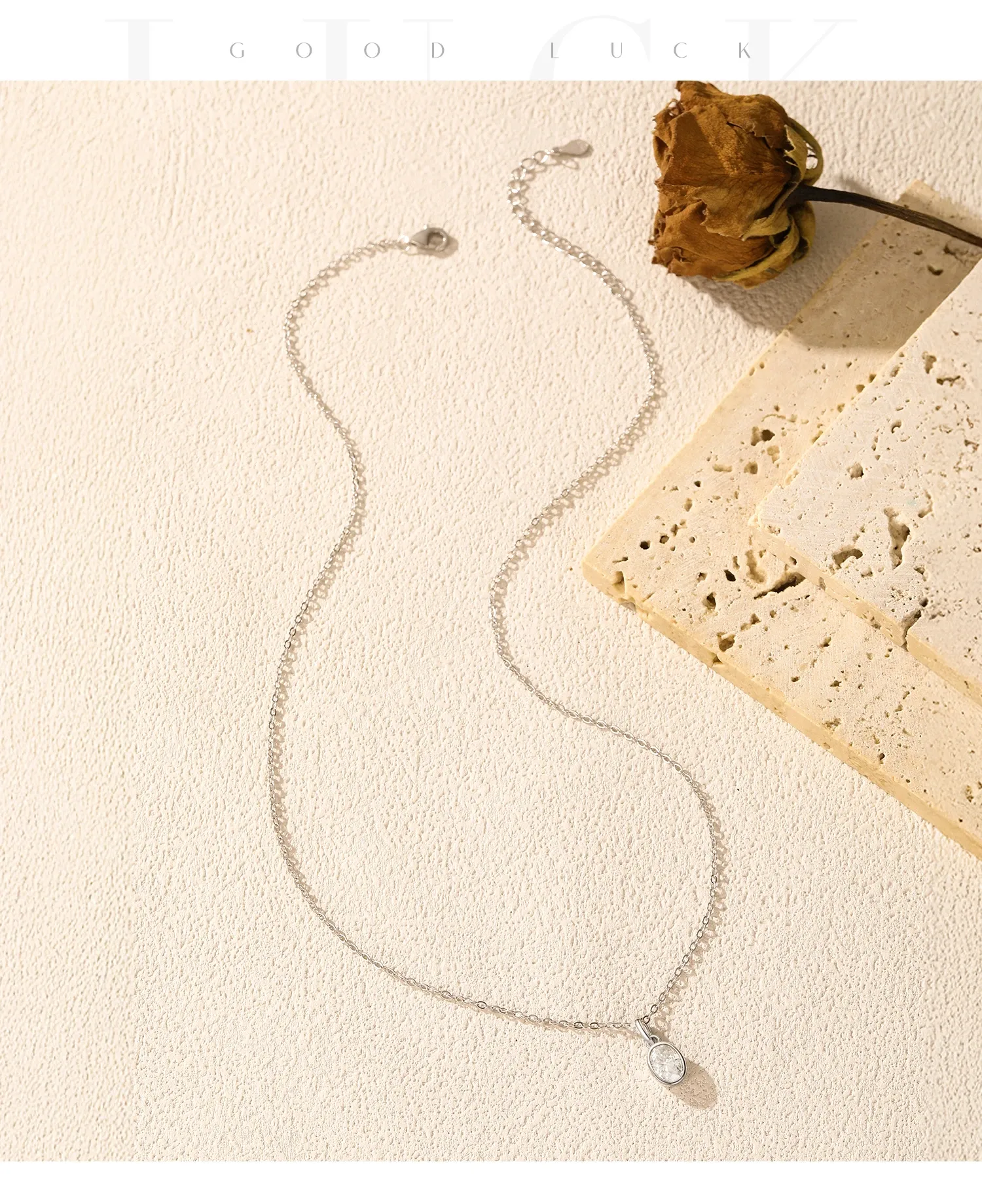 모디안 오벌 베젤 1캐럿 모이사나이트 925 실버 펜던트 목걸이