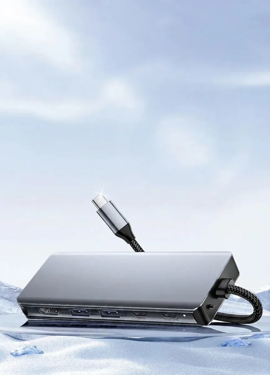 에사저 USB-C 멀티허브 실버 제품 사진